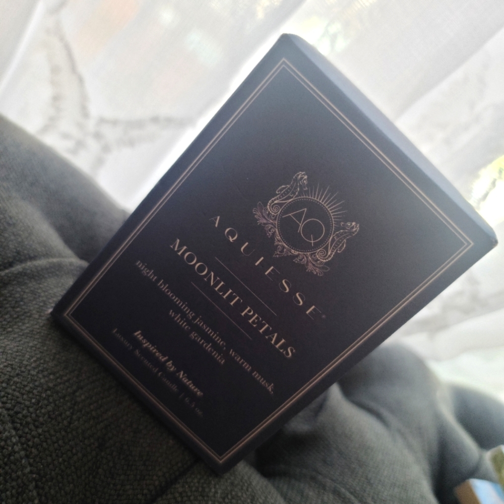 AQUIESSE Moonlit Petals Luxury Candle